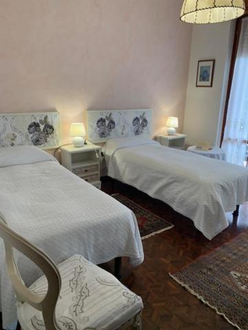 La Casa Dei Pini Bed and Breakfast Malnate Exteriör bild