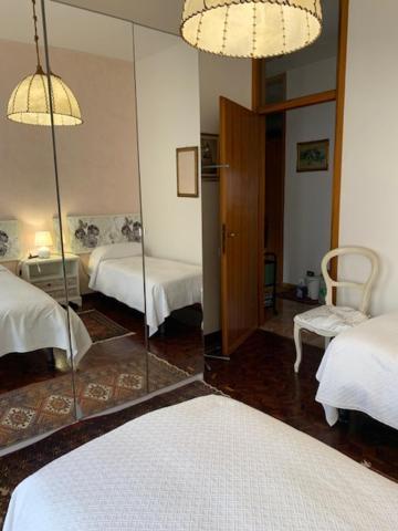 La Casa Dei Pini Bed and Breakfast Malnate Exteriör bild