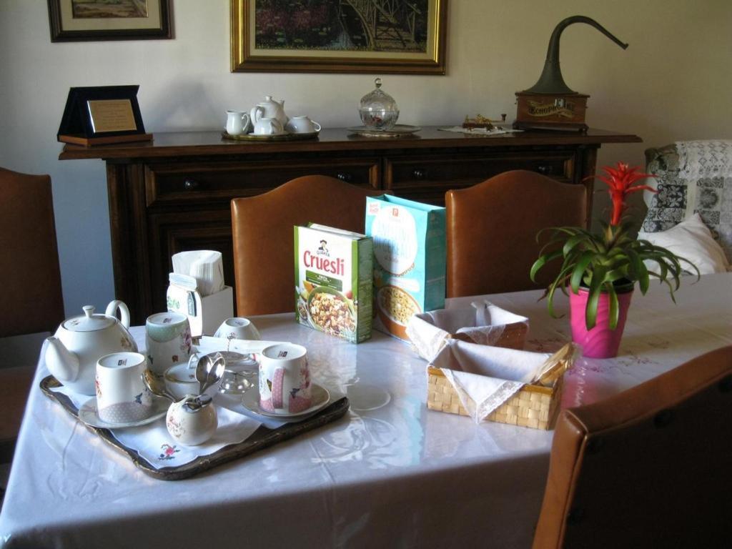 La Casa Dei Pini Bed and Breakfast Malnate Exteriör bild