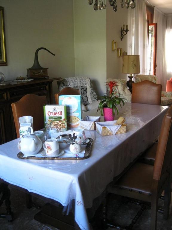 La Casa Dei Pini Bed and Breakfast Malnate Exteriör bild