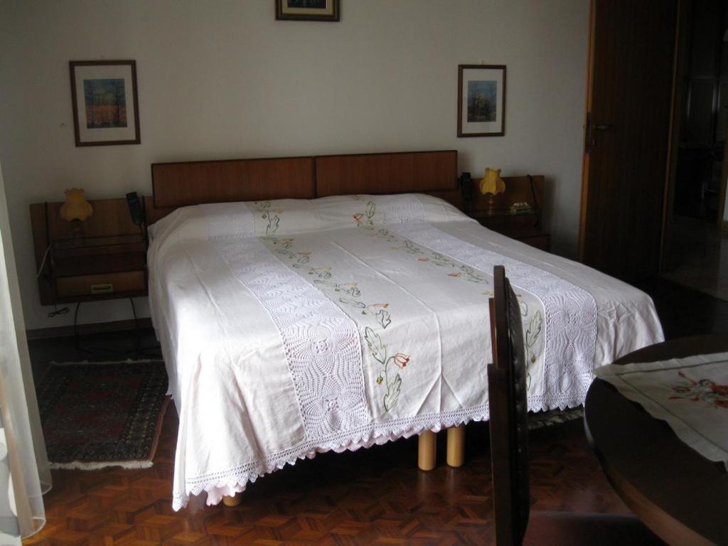 La Casa Dei Pini Bed and Breakfast Malnate Exteriör bild