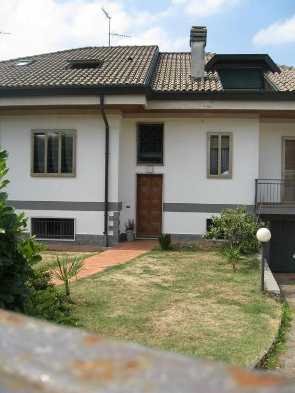 La Casa Dei Pini Bed and Breakfast Malnate Exteriör bild