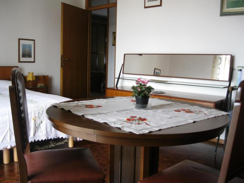 La Casa Dei Pini Bed and Breakfast Malnate Exteriör bild